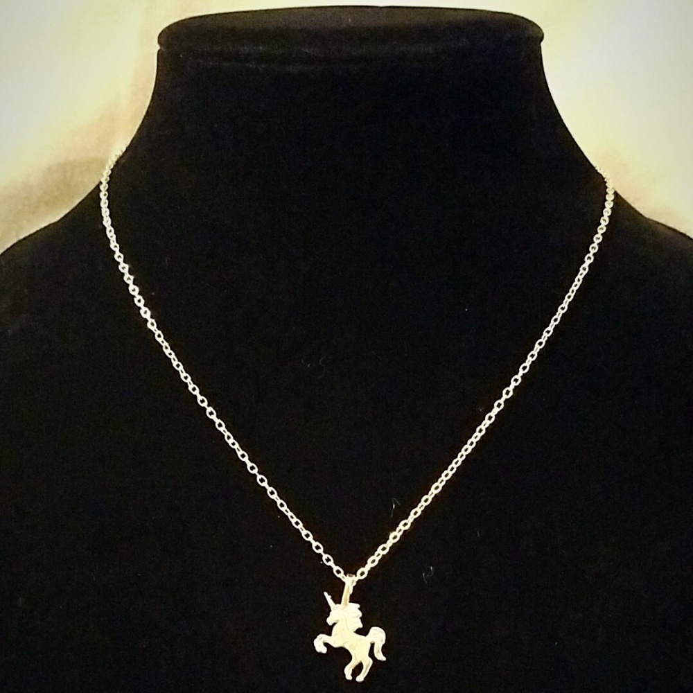 GIRLS MAGICAL MYSTICAL GOLD UNICORN NECKLACE - Picture 1 of 2